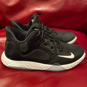 Nike Boys' Big Kids' KD Trey 5 VII Basketball Shoe